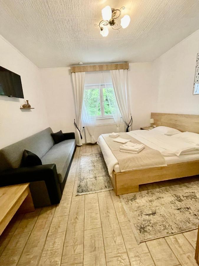 Casa Flandria Hotel Синая Екстериор снимка
